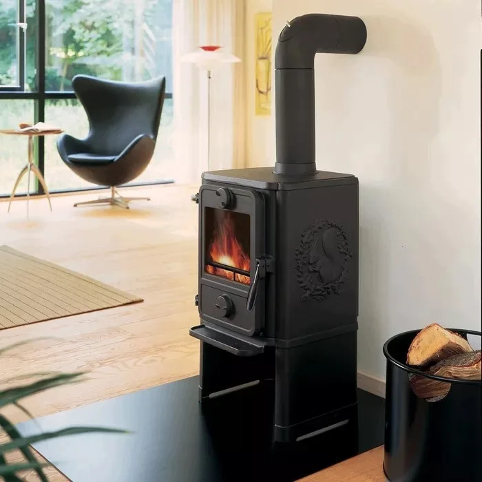 Piec wolnostojący żeliwny MORSO 1442 na szerokich nogach 5,3kW