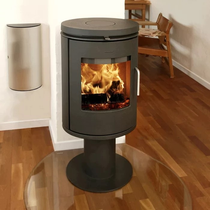 Piec wolnostojący żeliwny MORSO 6148 na nodze 5,8kW